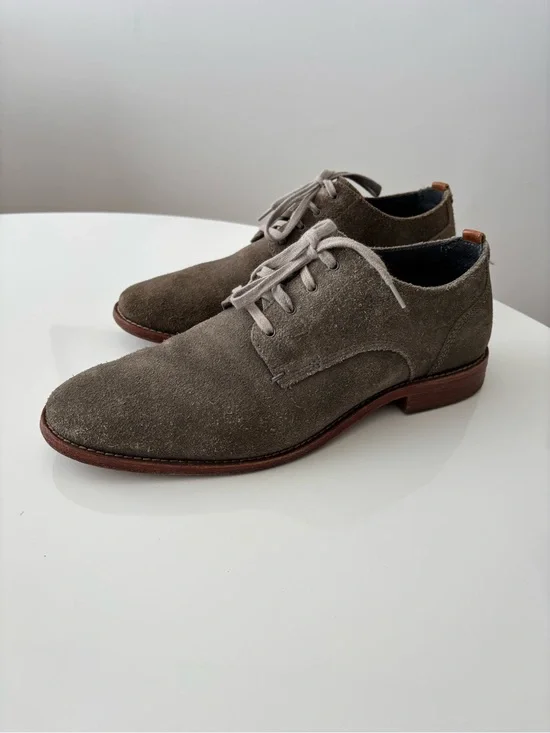 Cole Haan Gray Suede Derby Dress Shoes. Men’s 9.5
