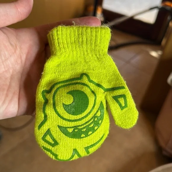Pixar Monsters Inc Mike Wazowski Green Mittens Size Small Kids
