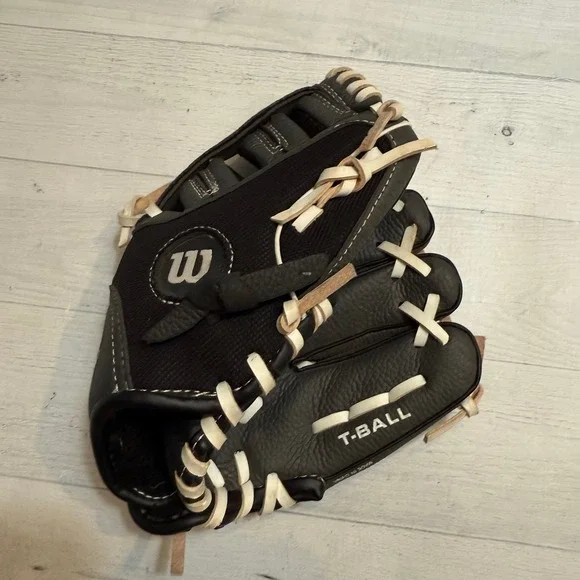 Wilson‎ Charcol Black kids Tball glove, left hand right handed throw