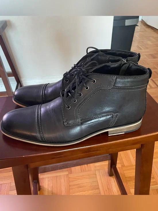 Steve Madden Black Lace-Up Chukka Boots with Side Zip