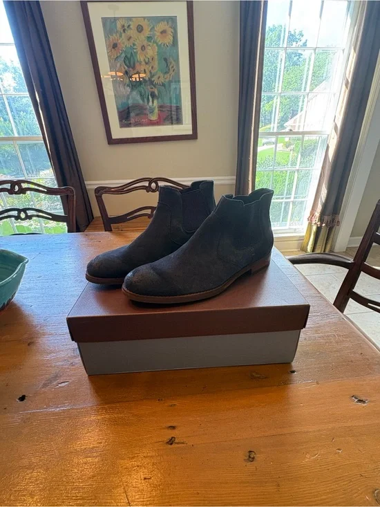 Men's Suede Chelsea Boots in Navy