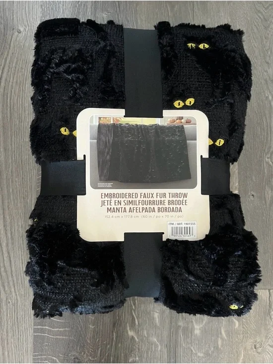 VIRAL TIK TOK COSTCO EMBROIDERED FAUX FUR HALLOWEEN FALL THROW BLACK CAT NWT