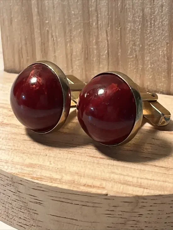 Vintage Swank Cuff Links Ruby Red Gripoix Glass Cabochon Gold Tone Round