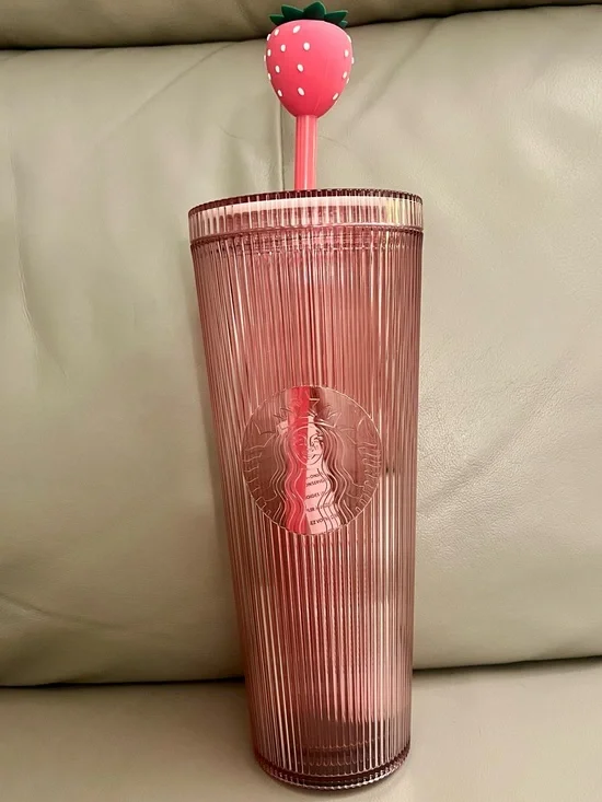 ✨🍓 VIRAL Starbucks pink drink collection tumbler w/ strawberry topper 24oz NWT