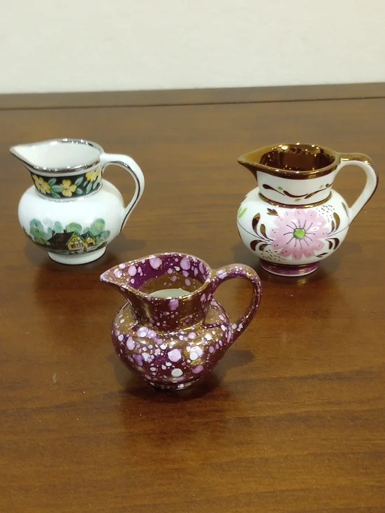 Old Castle English Creamers, Set Of 3 - Vintage!
