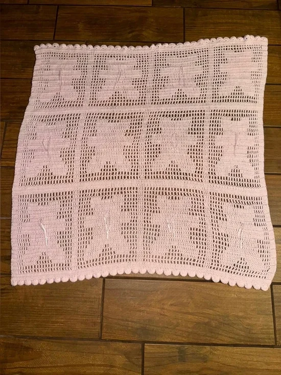 Pink Crochet baby girl blanket (teddy bears)