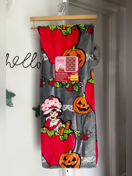 NEW Strawberry Shortcake Halloween Blanket 50”x70” Pumpkin 2026 VIRAL