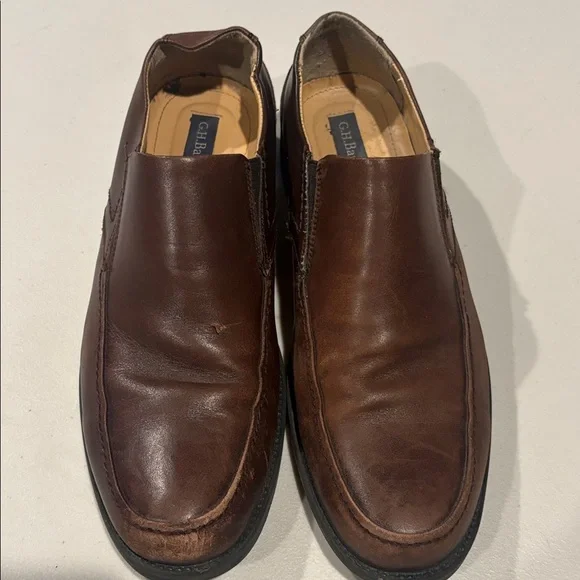 G.H. Bass Men's Leather Slip On Loafers.  Dress shoes. Size 11. Brown.