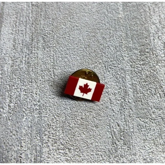 Canada Flag Lapel Pin Maple Leaf Enamel Gold Tone Tie Tack Badge Brooch Pinback