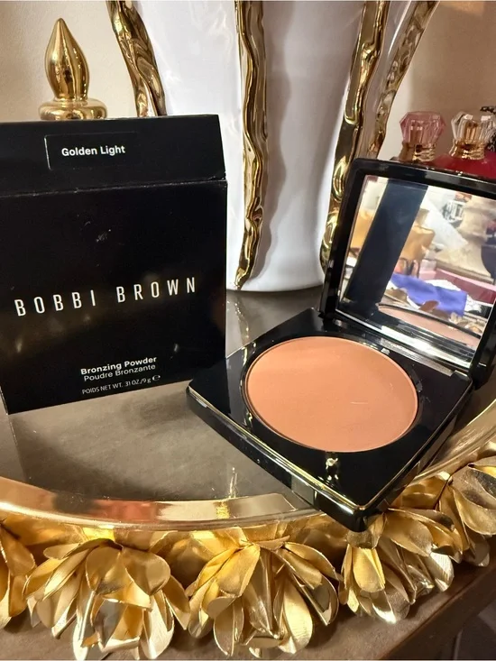 Bobbi Brown Golden Light Bronzing Powder — Warm Brown Glow