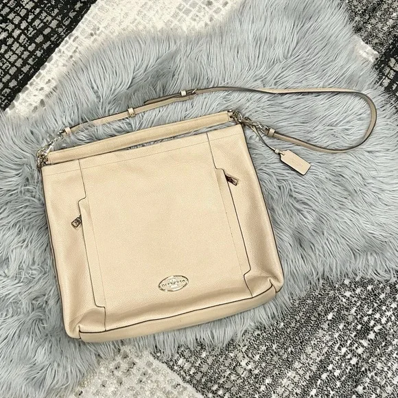 COACH Scout Hobo Tan Pebbled Leather Convertible Shoulder Bag Approx‎ 14