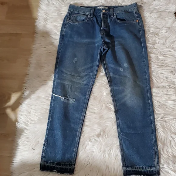 **Free People Button-Fly Ripped Jeans NWT Size 27**