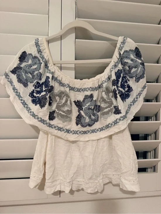 Free People White Off-Shoulder Blouse with Blue Floral Embroidery SMALL