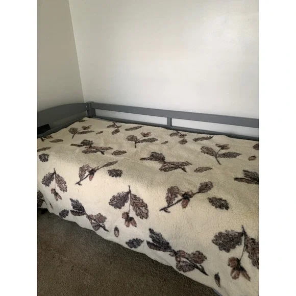 Vintage Oak Leaf Acorn woll reversible Blanket Cream Brown Cottagecore 48x72