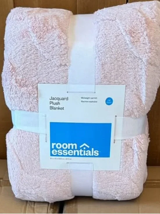 Room Essentials Plush Jacquard Blanket in Blush Pink