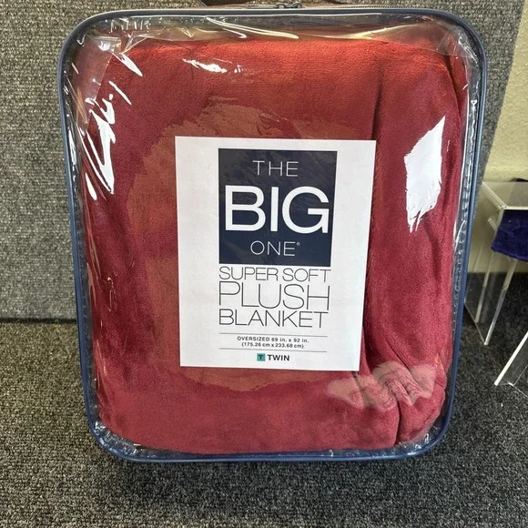 The Big One~Oversized Twin~Super Soft/Plush Blanket~69