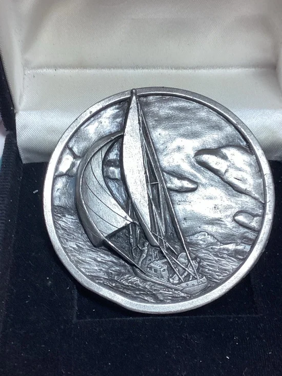 Mens Bergamot Brass Works sailing theme belt buckle. 1977
