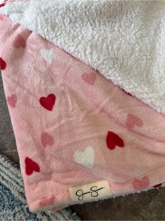 Jessica Simpson 2 piece Pink Heart Sherpa Throw Blanket with fuzzy socks