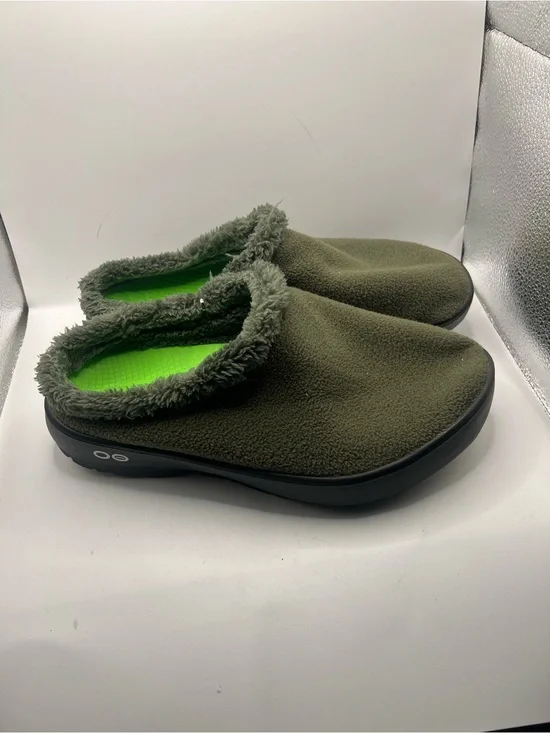 Oofos  Menl's OOFOS OOcoozie Recovery Vegan Sherpa Slip On Mule Slippers