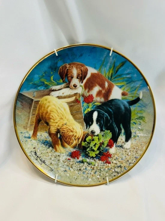 Franklin Mint Vintage “Triple Trouble”Plate with signature and serial number