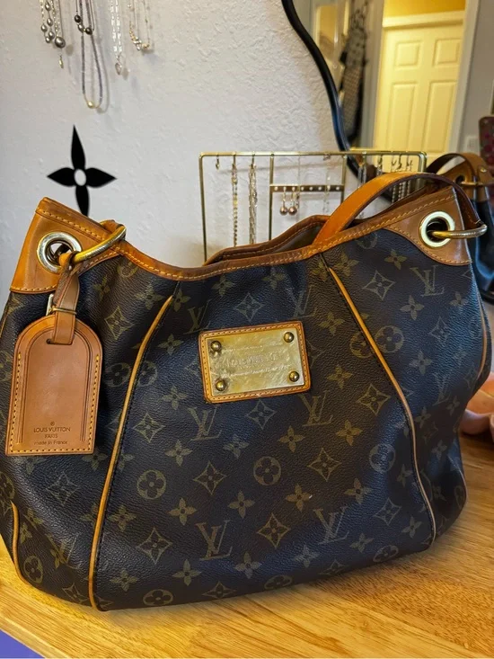 Louis Vuitton Monogram Galliera PM Shoulder Bag. Includes LV luggage tag