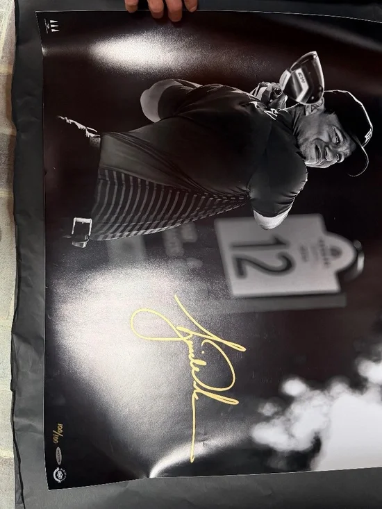 Tiger Woods Poster autographed  image 24 x 30
