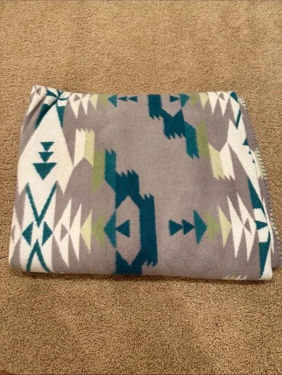 Pendleton Gray Teal White Green Geometric Fleece Throw