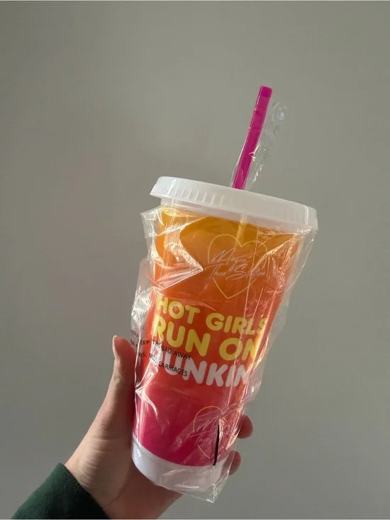 Hot Girls run on Dunkin‘ Tumbler
