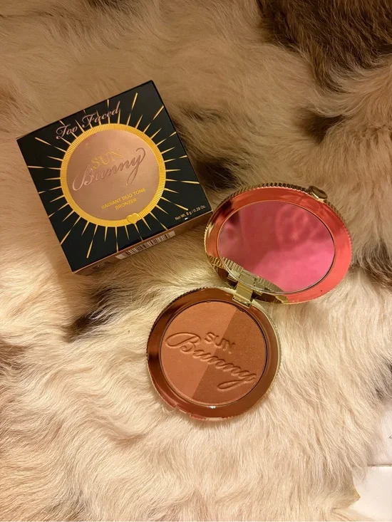 Too Faced Sun Bunny Duo Tone Bronzer - Warm Brown & Tan