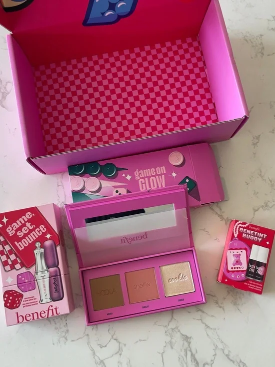 Benefit Pink Game On Glow PR PACKAGE Palette , minis and more
