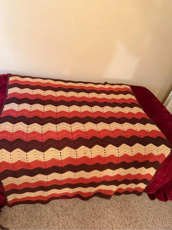 Vintage Handmade Crochet Chevron Ripple Blanket 1970’s