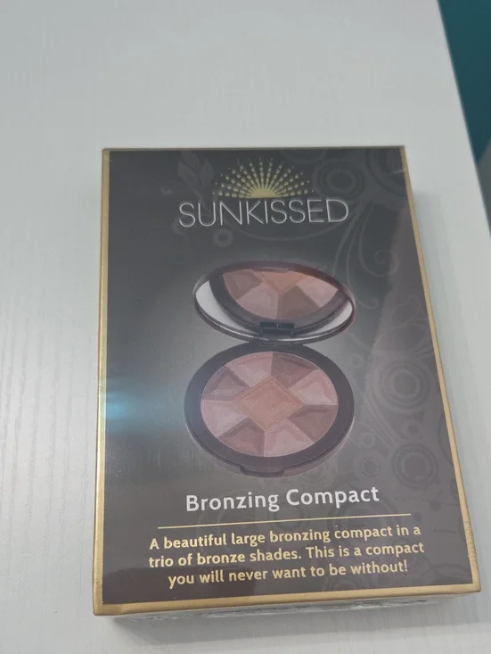 Bronzing Compact - Bronze & Tan Trio