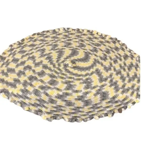 Handmade Knitted Crocheted Grey Yellow White Round lap baby‎ Blanket