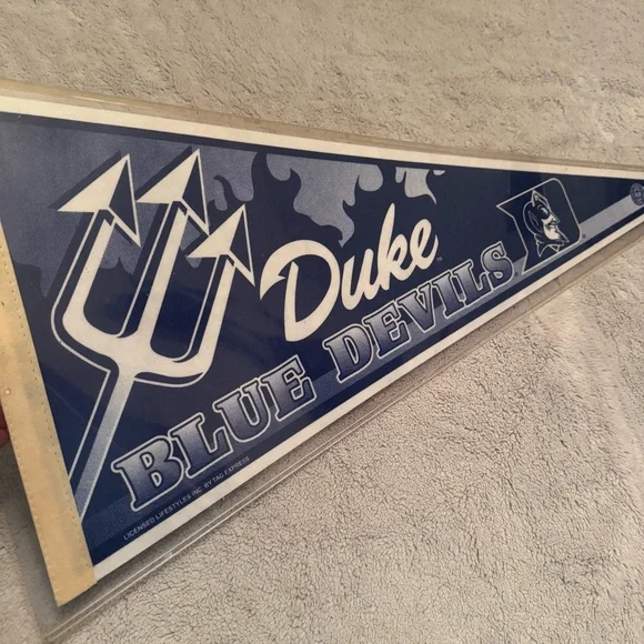Vintage‎ Duke Blue Devils Felt Pennant NCAA College Basketball Wall Decor