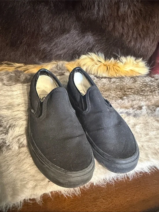 Vans Men's Slip-On Sneakers in Black 9 (5240)