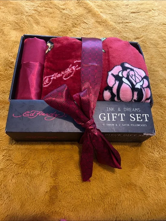Ed Hardy Red & Pink Floral Throw Gift Set with Satin Pillowcases