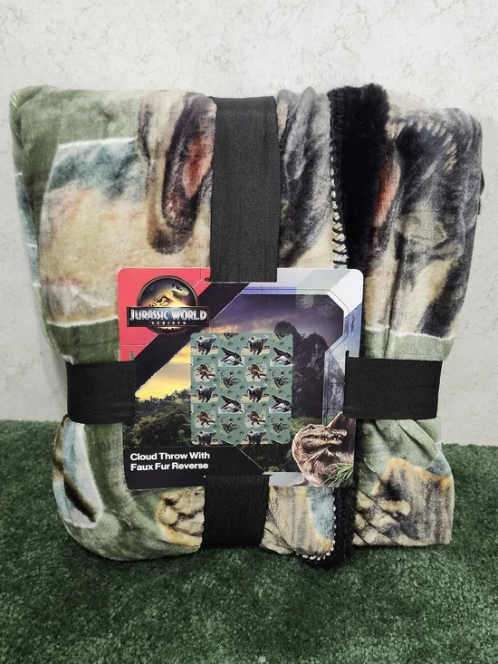 Jurassic World Rebirth Cloud Throw Blanket Dinosaurs Kids Lounge Faux Fur New