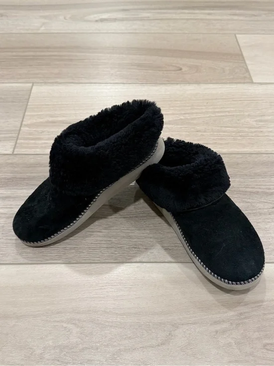 OLUKAI Women’s Size 8 ku'i slipper in black/blue
