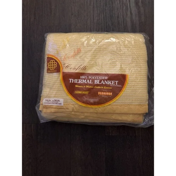 Beacon 100% poly Thermal Blanket NEW 72 x 90