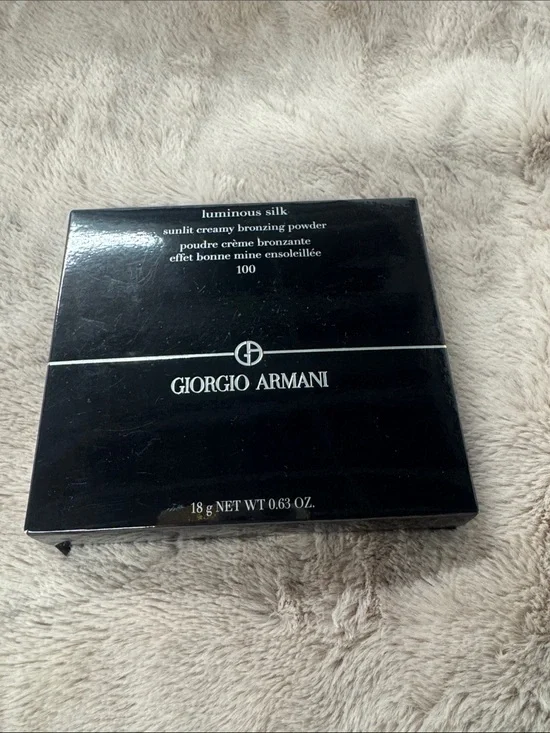 Giorgio Armani Luminous Silk Bronzing Powder shade 100