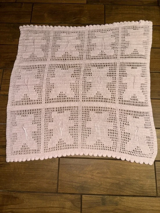 Pink Crochet baby girl blanket (teddy bears)