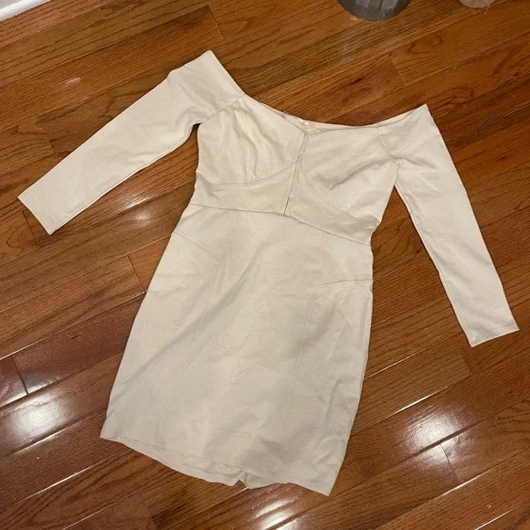 Free People Ivory Cream Fitted Off Shoulder Mini Dress Size Medium NEW