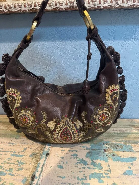 EUC ISABELLA FIORE MORGAN LEATHER WIRE EMBROIDERY RHINESTONE POM POM BAG