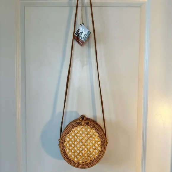 NEW Round Rattan Bali Front Floral Bow Crossbody Leather Strap Crossbody Bag