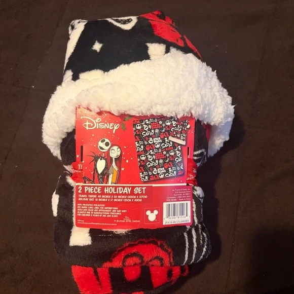 Disney Red and Black‎ Holiday Blanket Set