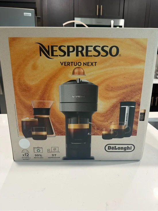 Nespresso DeLonghi Espresso Machine - White - comes with 12 pods