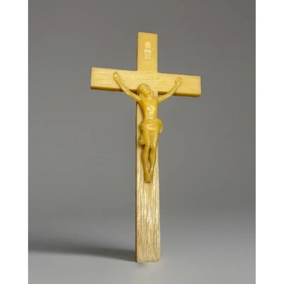 Vtg Plastic‎ Crucifix Cross Jesus Corpus Religious Wall Decor Yellow Off White