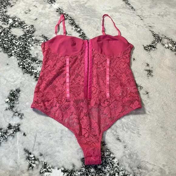 Free People Intimately Bodysuit Lace Night Rhythem Womens Size Small‎ Pink