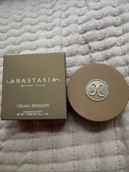 Anastasia Beverly Hills Cream Bronzer - Taupe Brown Compact