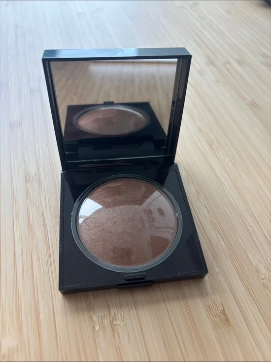 laura mercier Pressed Bronzer 03 — Deep Brown Radiance